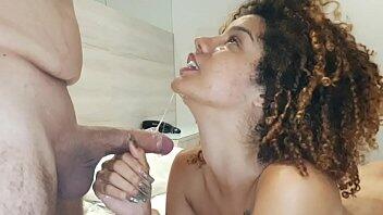 e brutalmente sexy si e inculare fa Bailey china si alla pecorina. La ragazza emotiva